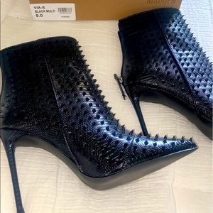 Steve Madden VIA-S Size 9 Black NEW Spiked